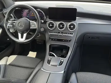 MERCEDES-BENZ GLC 300 d AMG 19 HUD Distro 360 Lufted…