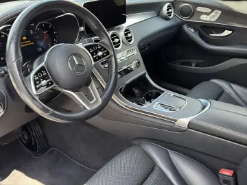 MERCEDES-BENZ GLC 300 d AMG 19 HUD Distro 360 Lufted…