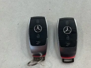 MERCEDES-BENZ GLC 300 d AMG 19 HUD Distro 360 Lufted…