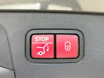 MERCEDES-BENZ GLC 300 d AMG 19 HUD Distro 360 Lufted…