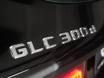 MERCEDES-BENZ GLC 300 d 4Matic 9G-Tronic AMG Leder D…