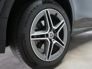 MERCEDES-BENZ GLC 300 d 4Matic 9G-Tronic AMG Leder D…