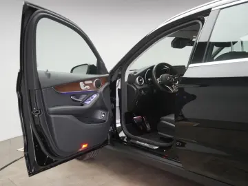 MERCEDES-BENZ GLC 300 d 4Matic 9G-Tronic AMG Leder D…