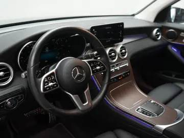 MERCEDES-BENZ GLC 300 d 4Matic 9G-Tronic AMG Leder D…