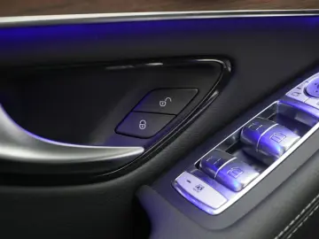 MERCEDES-BENZ GLC 300 d 4Matic 9G-Tronic AMG Leder D…