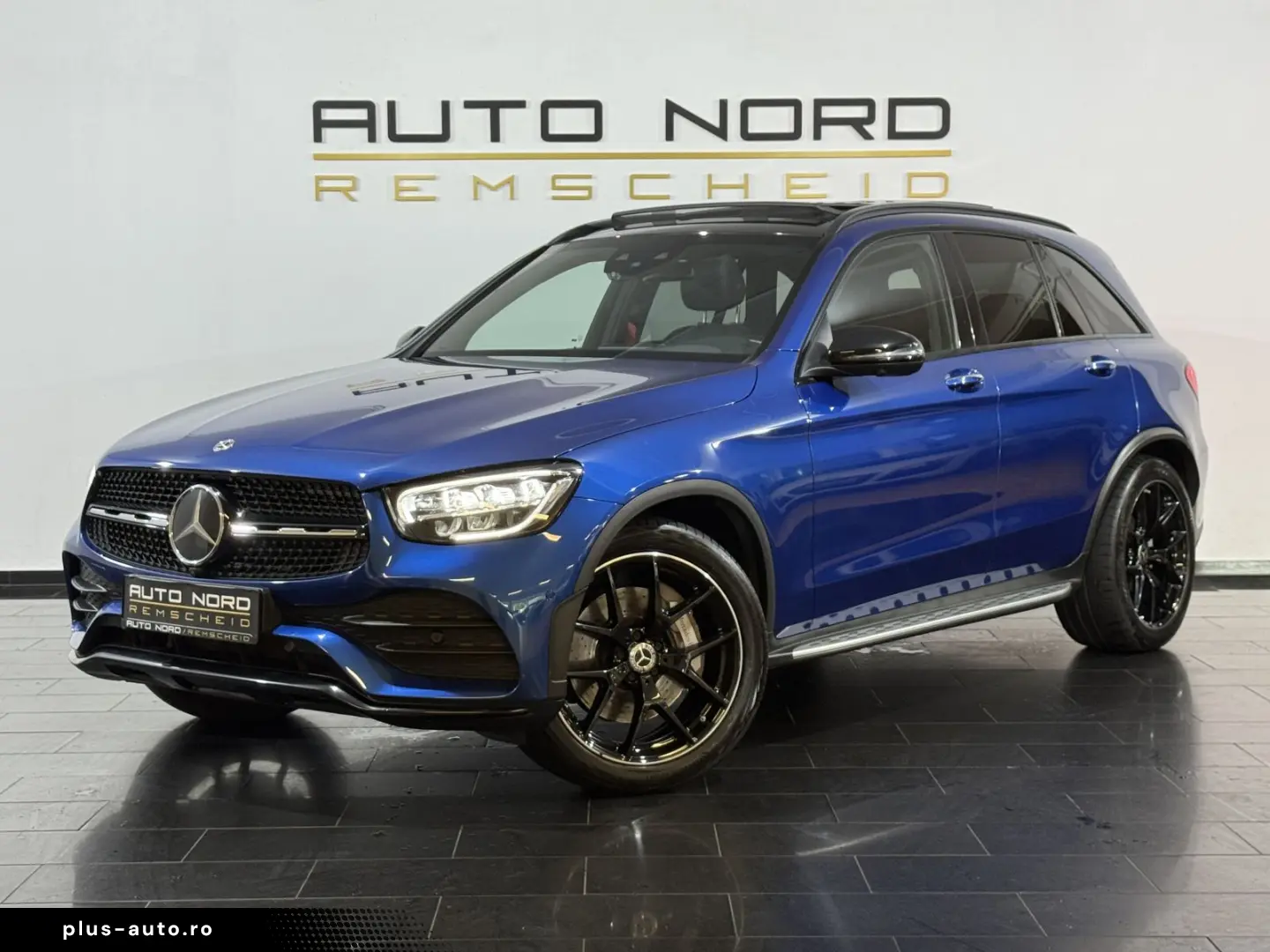 MERCEDES-BENZ GLC 300 AMG  4M Airmatic Pano HeadP 360  Leder