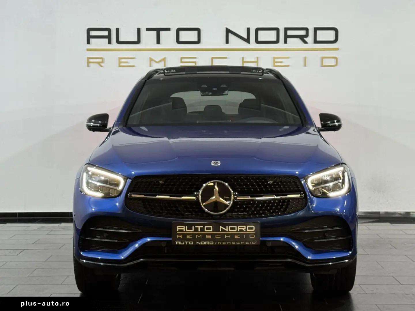 MERCEDES-BENZ GLC 300 AMG  4M Airmatic Pano HeadP 360  Leder