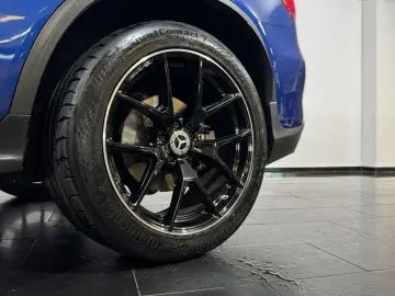 MERCEDES-BENZ GLC 300 AMG  4M Airmatic Pano HeadP 360  Leder