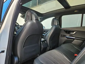MERCEDES-BENZ EQE SUV 350