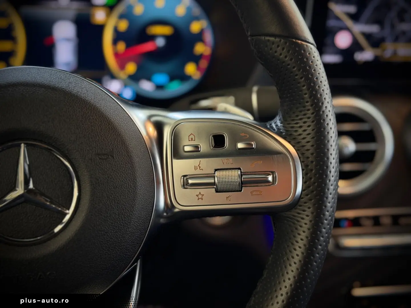 MERCEDES-BENZ GLC 200 Coupe 4Matic  AMG-LINE LED 1.HAND