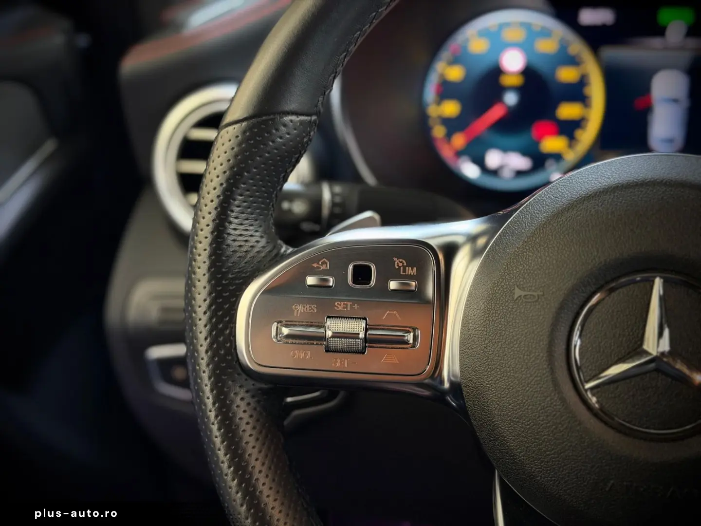 MERCEDES-BENZ GLC 200 Coupe 4Matic  AMG-LINE LED 1.HAND