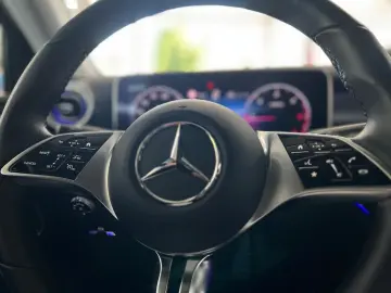 MERCEDES-BENZ GLC 220 d 4M Avantgarde 360  ACC Memor…