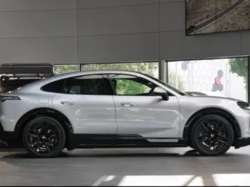 Porsche Cayenne Coupe Electric BOSE PRIVACY PARKASSIST
