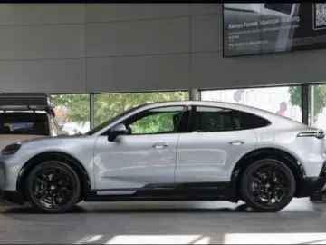 Porsche Cayenne Coupe Electric BOSE PRIVACY PARKASSIST