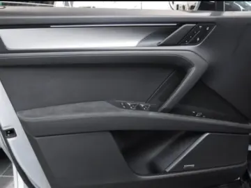 Porsche Cayenne Coupe Electric BOSE PRIVACY PARKASSIST