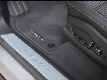 Porsche Cayenne Coupe Electric BOSE PRIVACY PARKASSIST