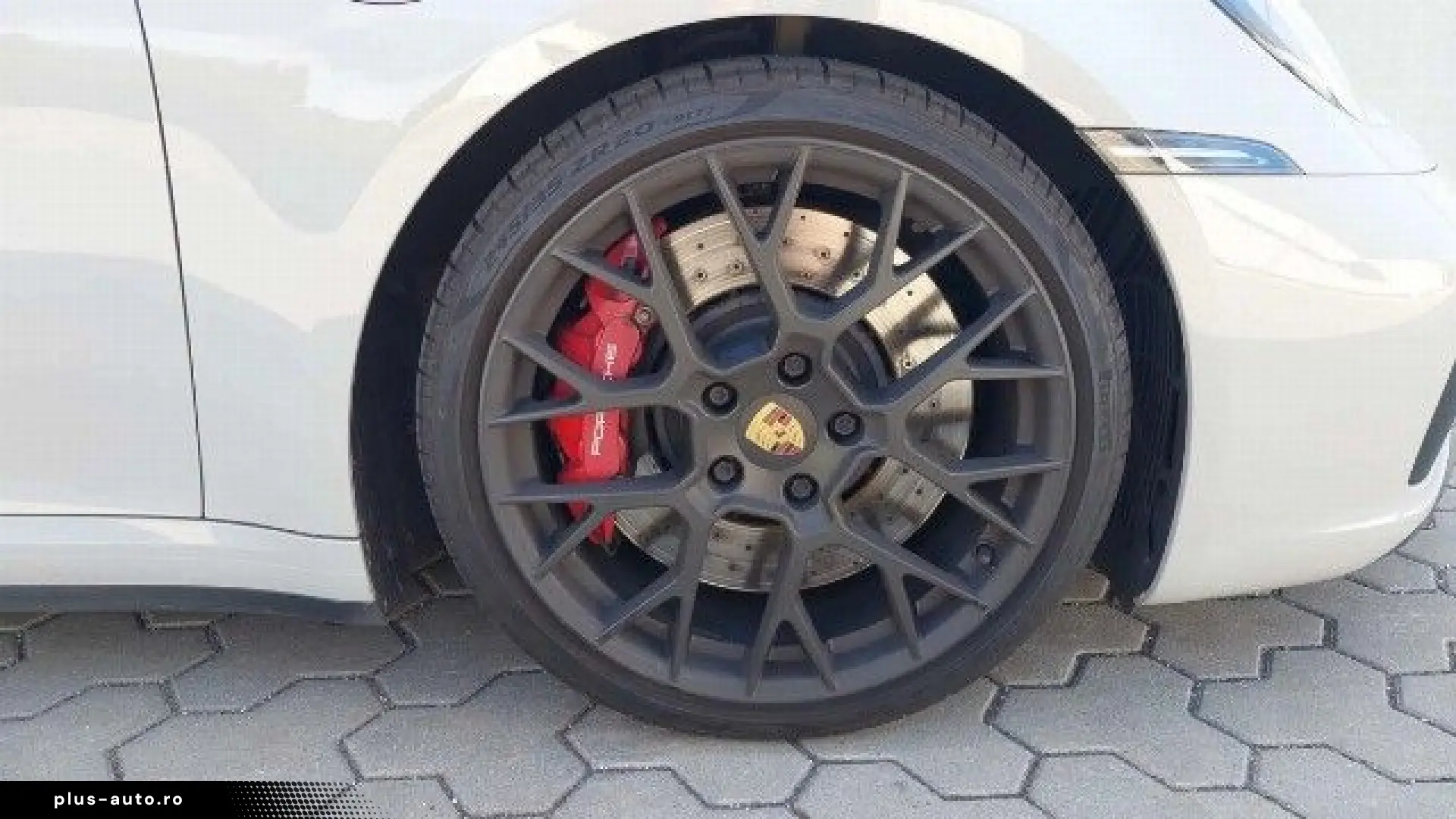 PORSCHE 992 Carrera 3.0 GTS 4 AERO-KIT   1. HAND   LIFT