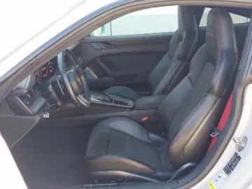 PORSCHE 992 Carrera 3.0 GTS 4 AERO-KIT   1. HAND   LIFT