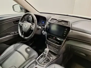 KGM Tivoli Grand 1.5 P 2WD AT Sapphire Pano Leder LE