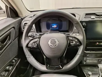 KGM Tivoli Grand 1.5 P 2WD AT Sapphire Pano Leder LE