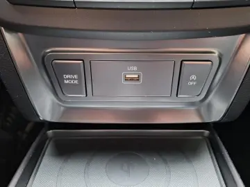 KGM Tivoli Grand 1.5 P 2WD AT Sapphire Pano Leder LE