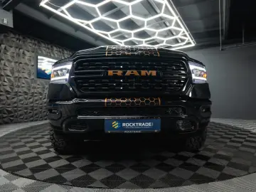 DODGE RAM 5.7 V8 HEMI 4x4 OFFROAD NIGHT-PACKET