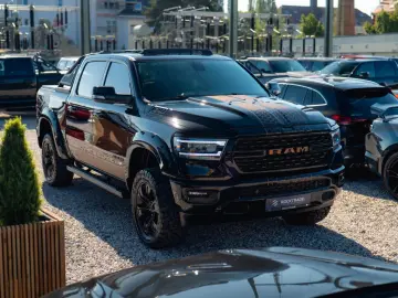DODGE RAM 5.7 V8 HEMI 4x4 OFFROAD NIGHT-PACKET