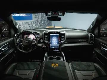 DODGE RAM 5.7 V8 HEMI 4x4 OFFROAD NIGHT-PACKET