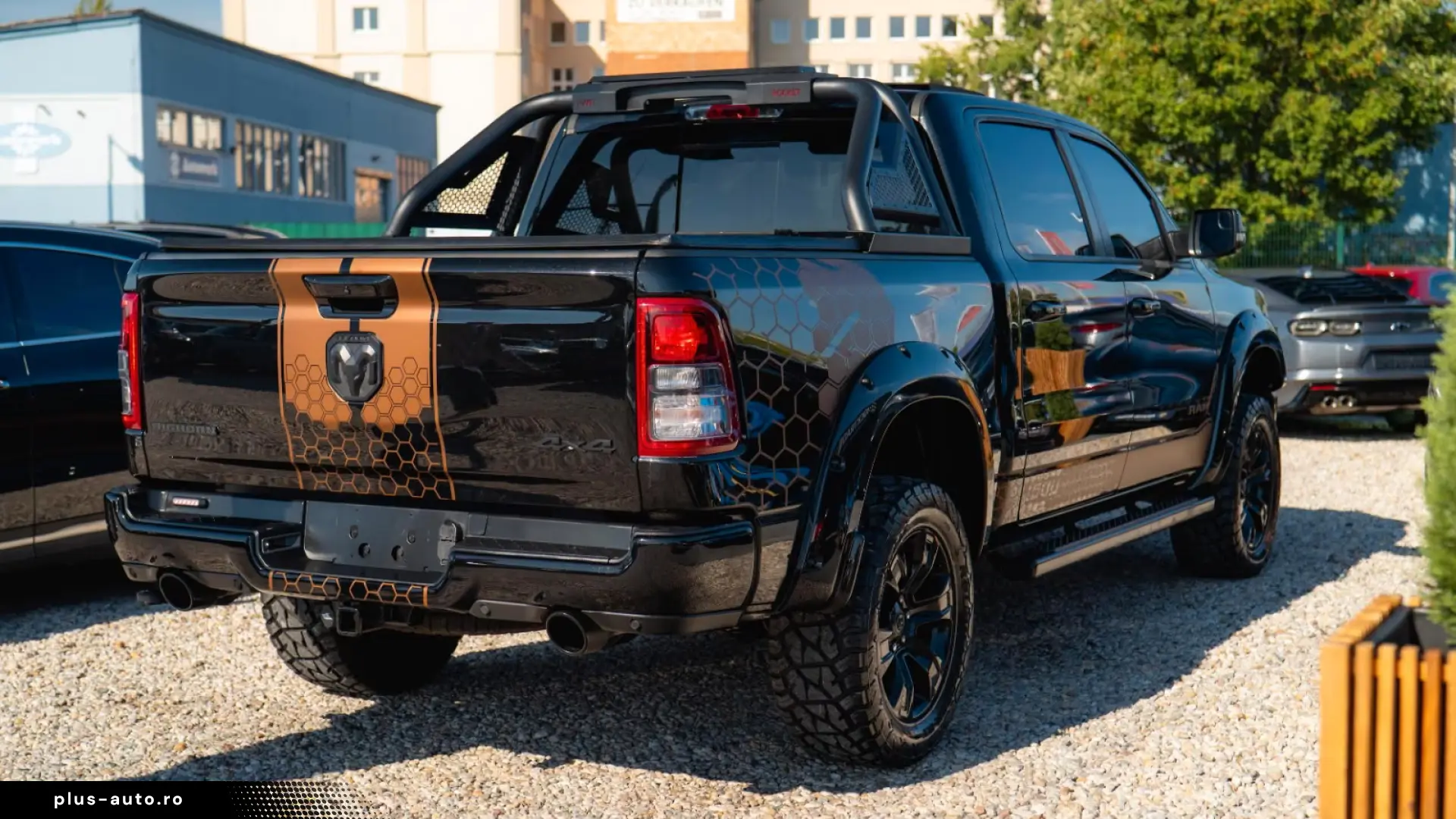 DODGE RAM 5.7 V8 HEMI 4x4 OFFROAD NIGHT-PACKET
