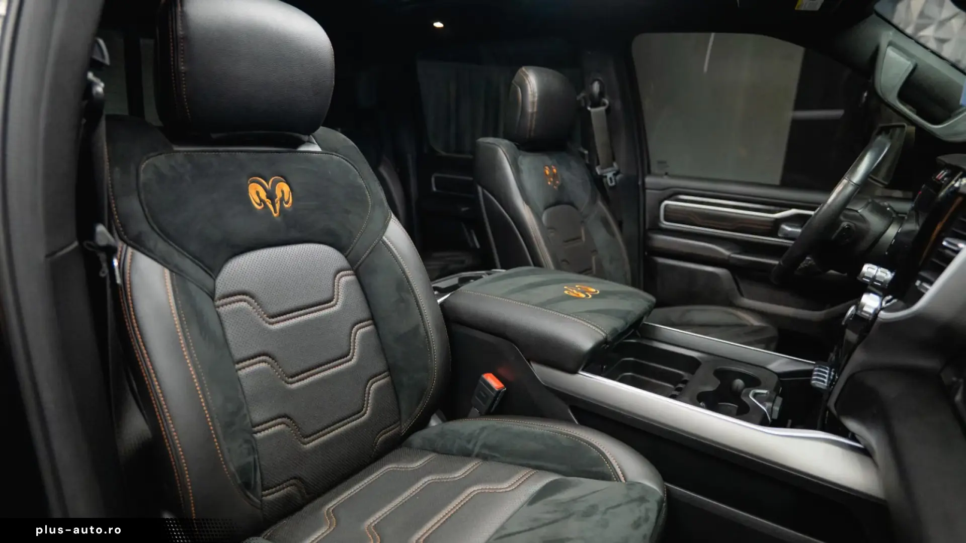 DODGE RAM 5.7 V8 HEMI 4x4 OFFROAD NIGHT-PACKET