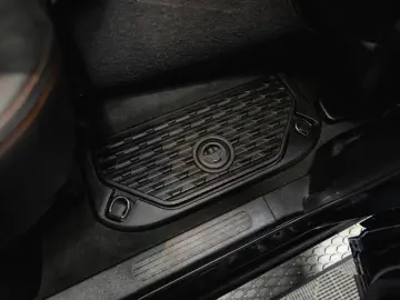 DODGE RAM 5.7 V8 HEMI 4x4 OFFROAD NIGHT-PACKET
