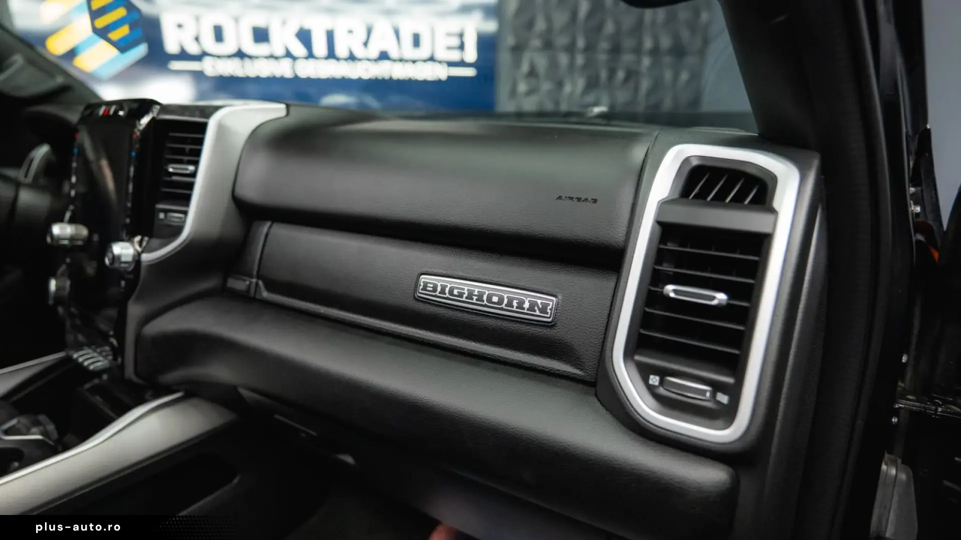 DODGE RAM 5.7 V8 HEMI 4x4 OFFROAD NIGHT-PACKET