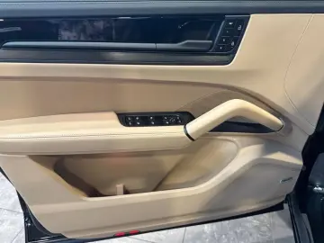 Porsche Cayenne Coupe Black Edition Heater BOSE