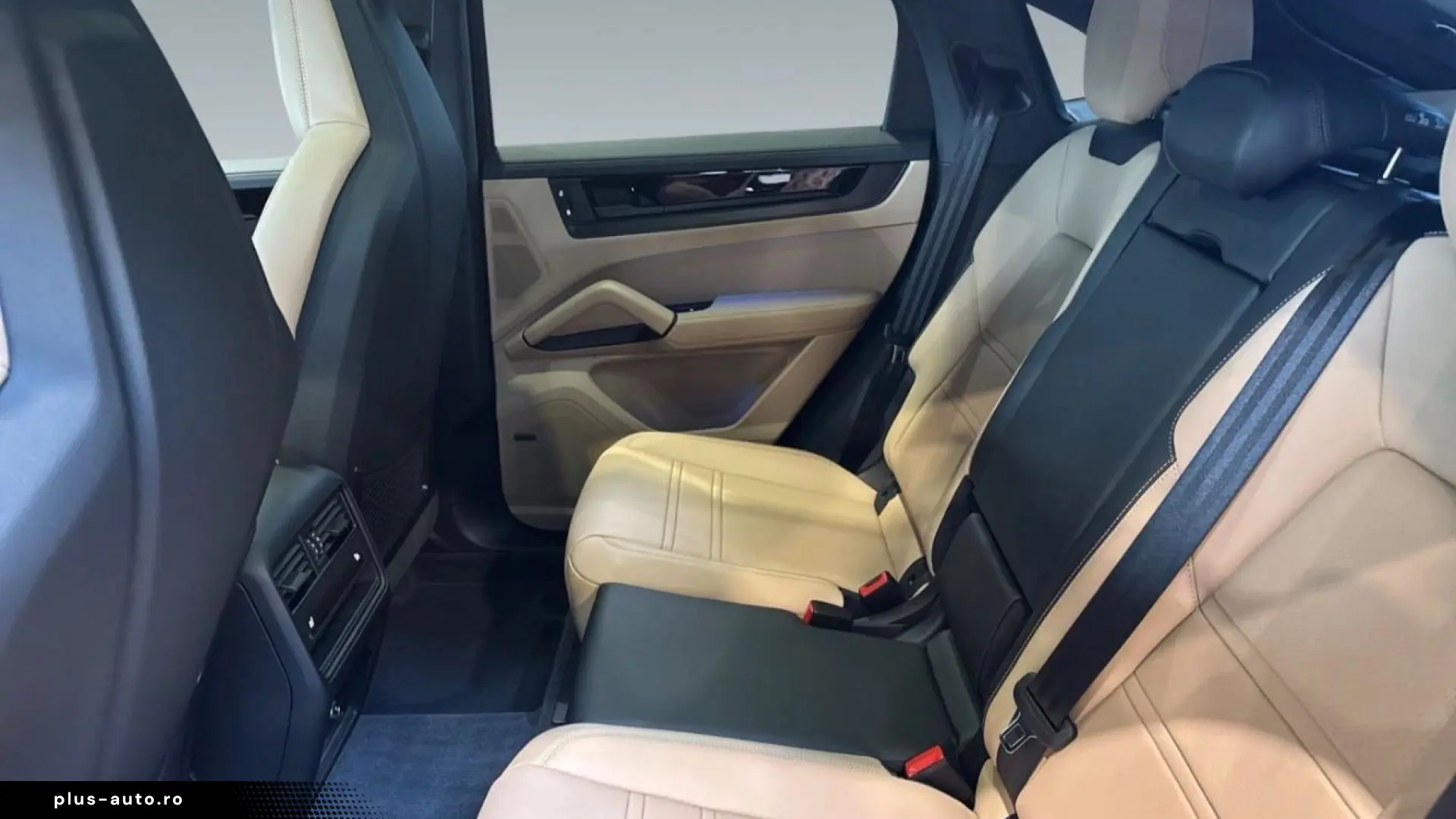 Porsche Cayenne Coupe Black Edition Heater BOSE