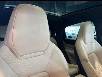 Porsche Cayenne Coupe Black Edition Heater BOSE