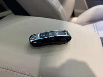 Porsche Cayenne Coupe Black Edition Heater BOSE
