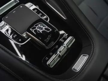 MERCEDES-BENZ GLS 600 Maybach HighClassFond AHK HU PANO 360