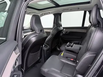 VOLVO XC90 T8 AWD Plus Bright B&W Ventil AirSusp 360