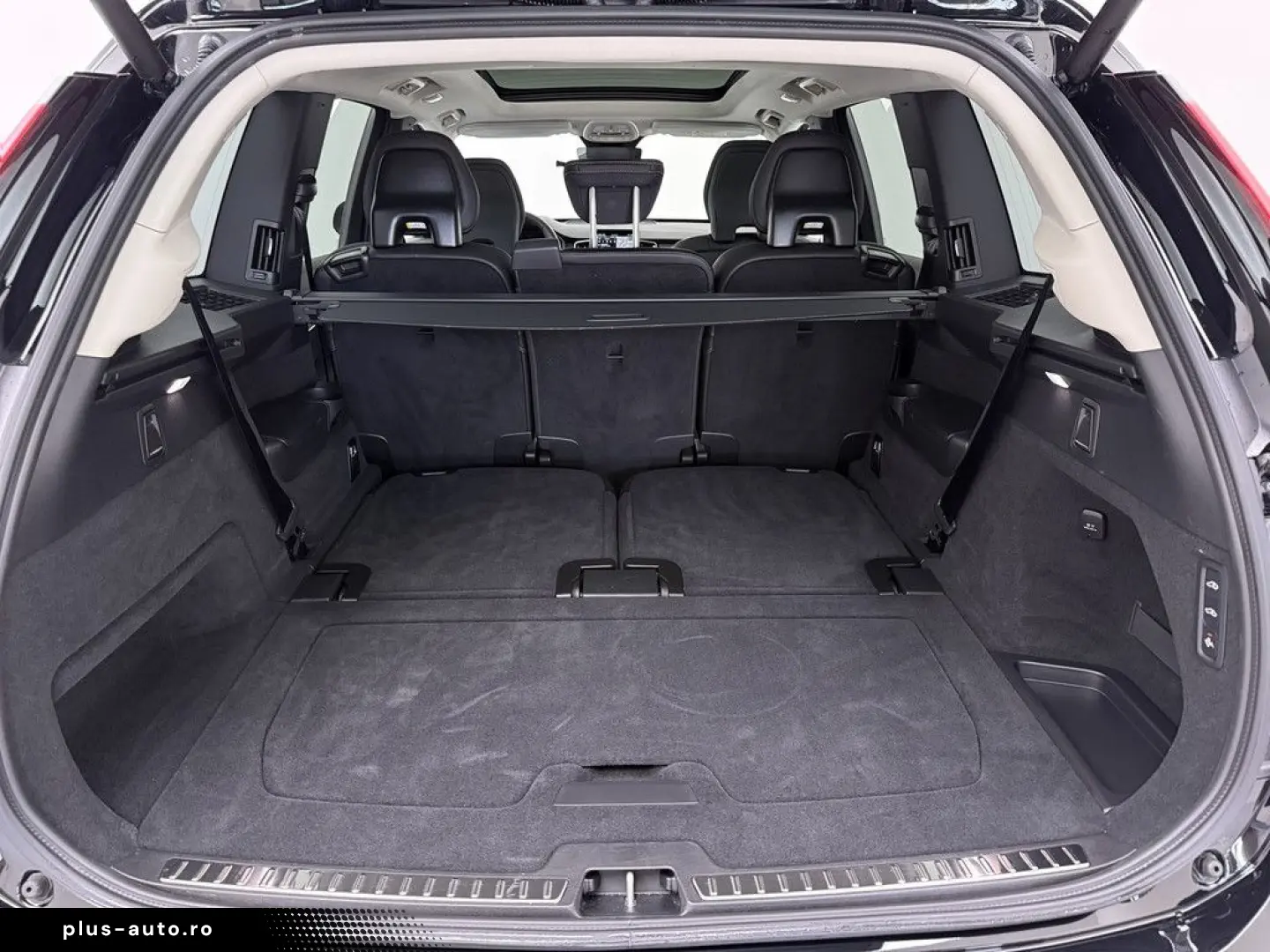 VOLVO XC90 T8 AWD Plus Bright B&W Ventil AirSusp 360