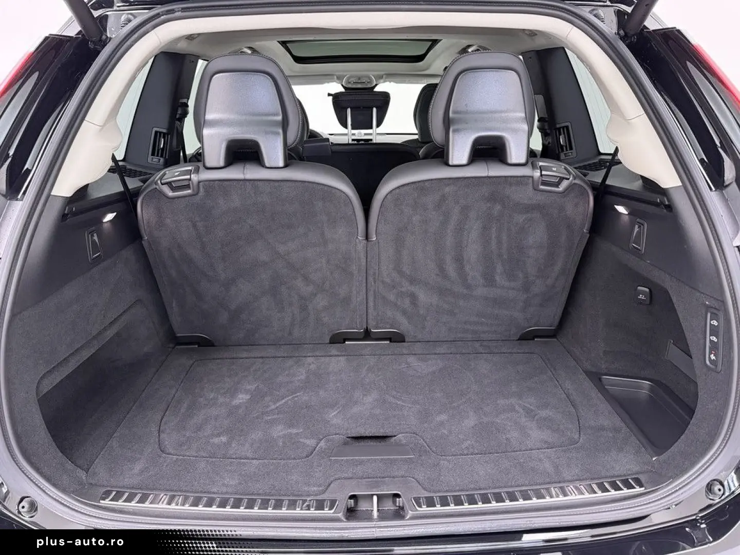 VOLVO XC90 T8 AWD Plus Bright B&W Ventil AirSusp 360
