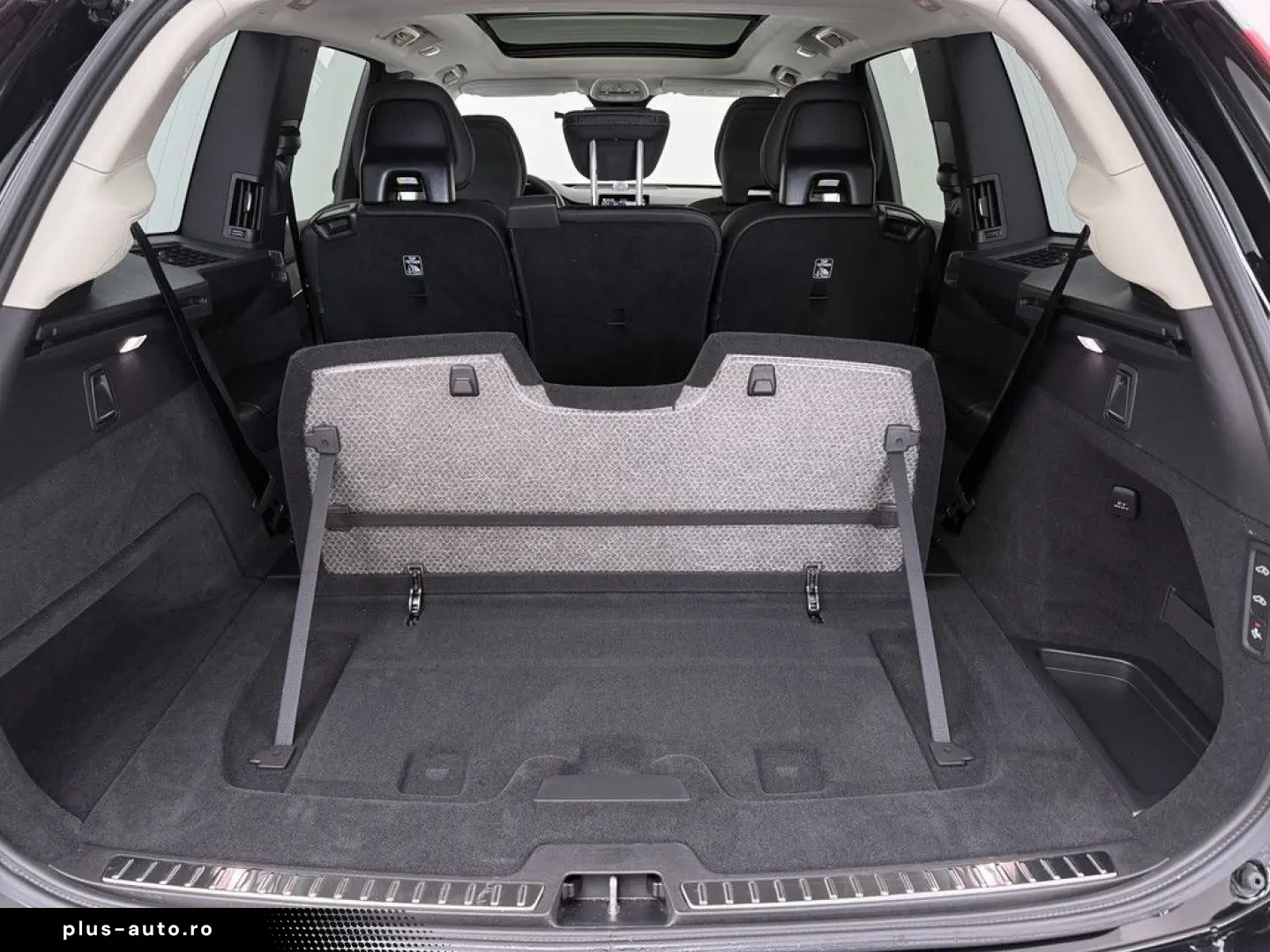 VOLVO XC90 T8 AWD Plus Bright B&W Ventil AirSusp 360