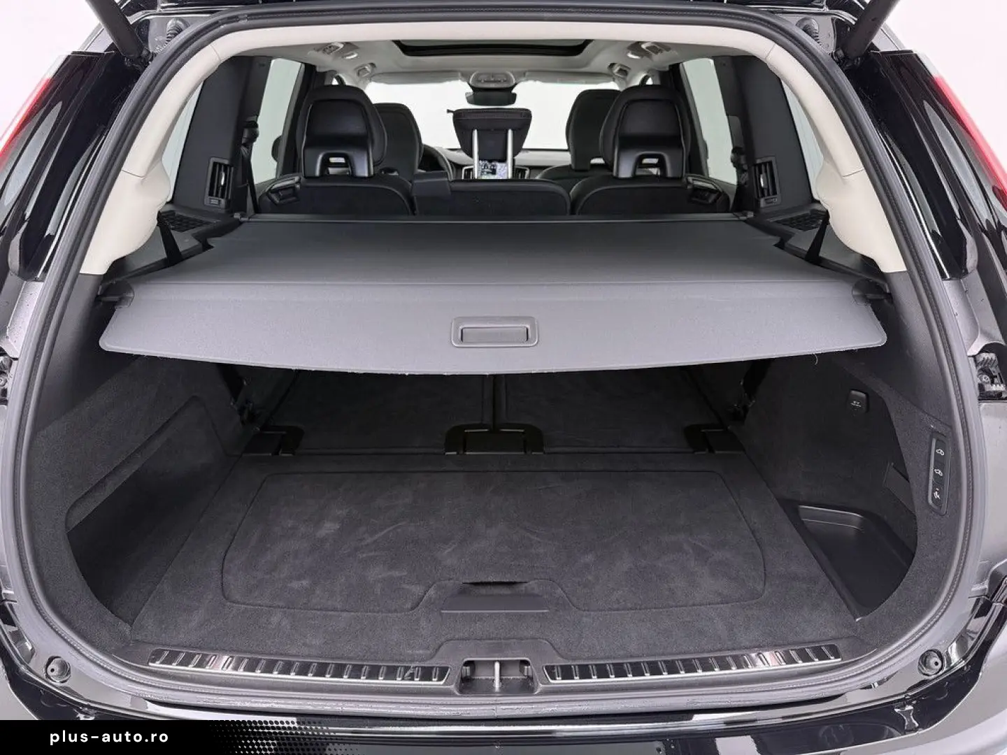 VOLVO XC90 T8 AWD Plus Bright B&W Ventil AirSusp 360