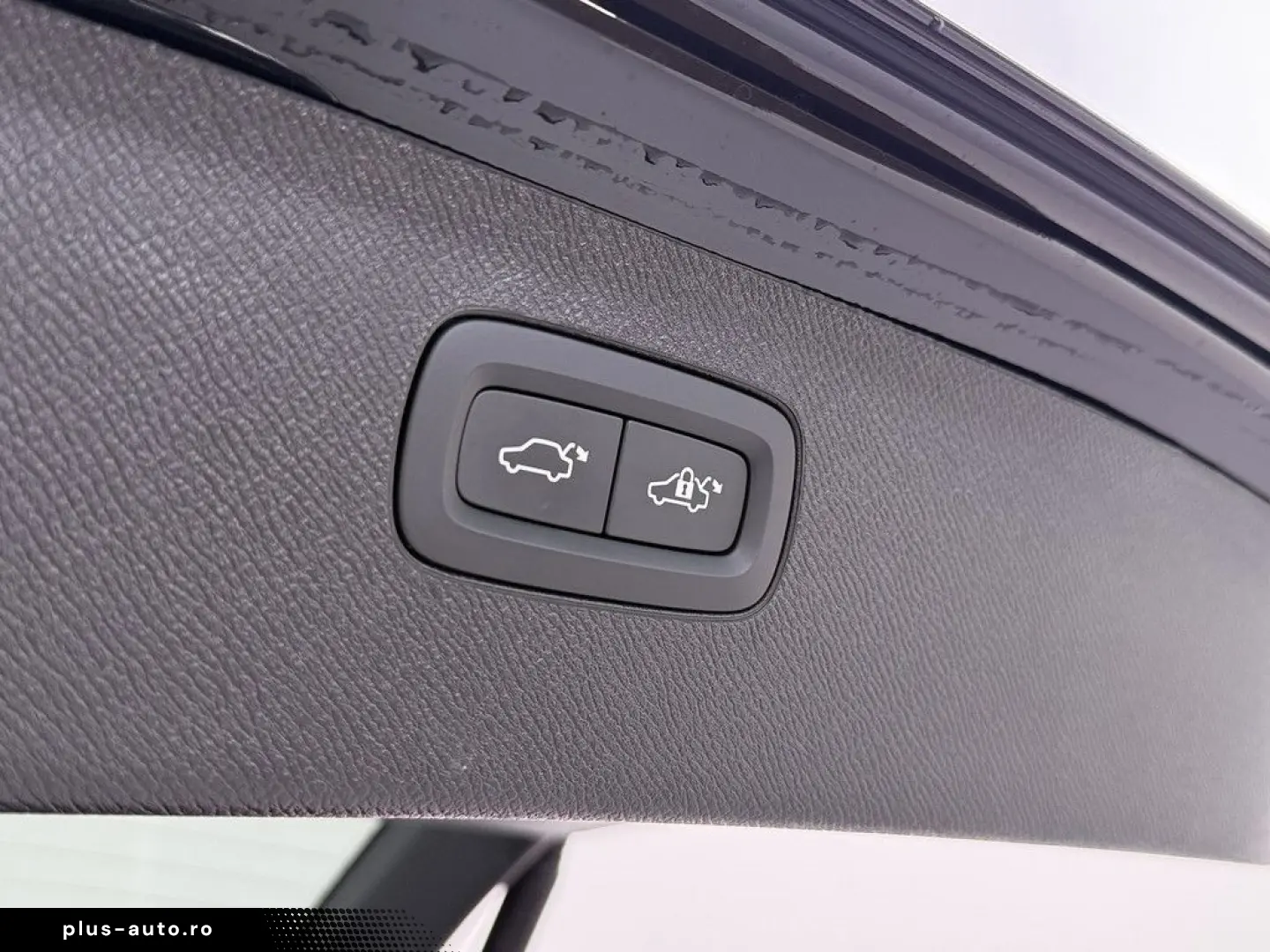 VOLVO XC90 T8 AWD Plus Bright B&W Ventil AirSusp 360