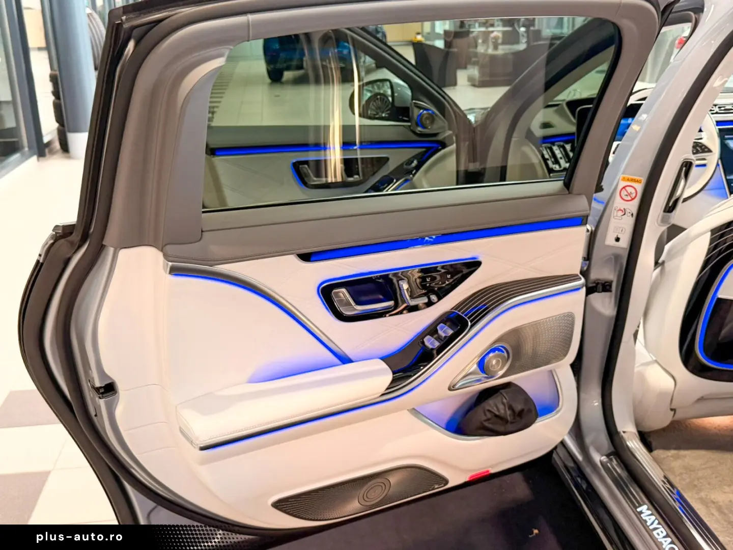 MERCEDES-BENZ S 680 MAYBACH First Class