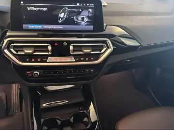 BMW X3 xDrive30e Navi Head-Up Laser Kamera