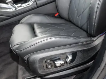 BMW XM 50e M Sport HUD ACC AHK 360 KAM RFK NAVI LED