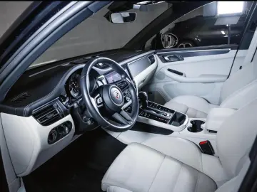 Porsche Macan GTS Sport Chrono Package