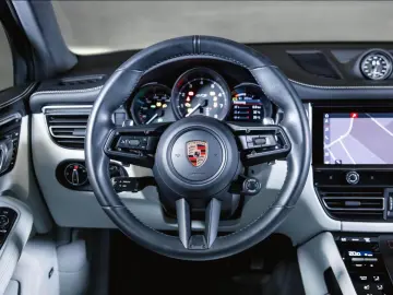 Porsche Macan GTS Sport Chrono Package