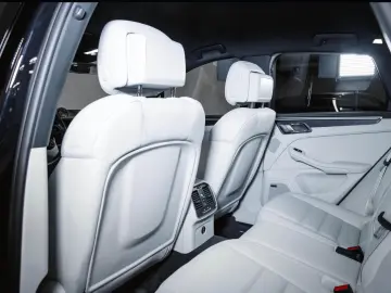 Porsche Macan GTS Sport Chrono Package