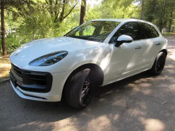 Porsche Macan GTS Sport-Chrono Panoramadach Sports seats
